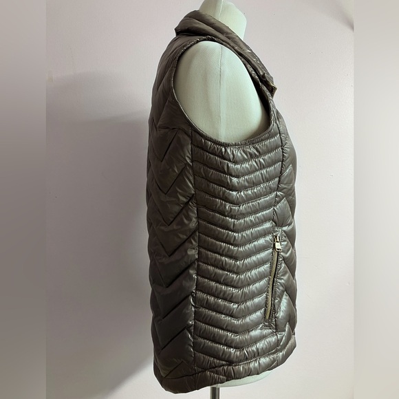 Calvin Klein Performance Women’s Quilted Down Vest, Small, Puffer - Picture 5 of 9